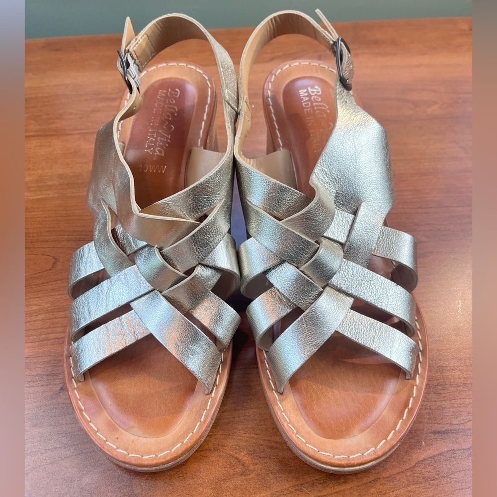 Bella Vita Made in Italy Metallic Gold Leather Sandals Sz 10 Block Heels Stappy